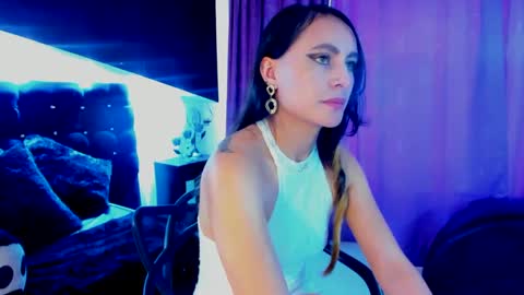 Snapshot of coral_gibson chatting on February 6, 2025, 4:14 pm Coral online show from February 6, 2025, 4:14 pm