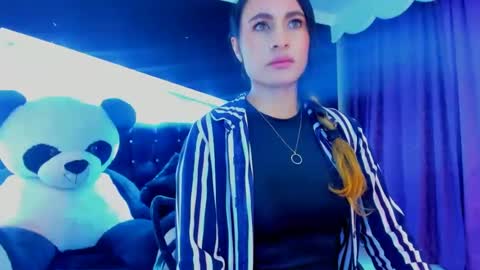 Snapshot of coral_gibson chatting on February 8, 2025, 10:18 am Coral online show from February 8, 2025, 10:18 am