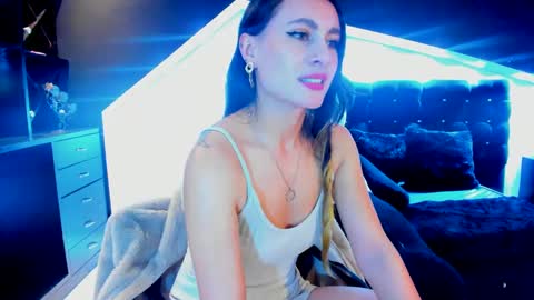Snapshot of coral_gibson chatting on February 10, 2025, 6:24 pm Coral online show from February 10, 2025, 6:24 pm