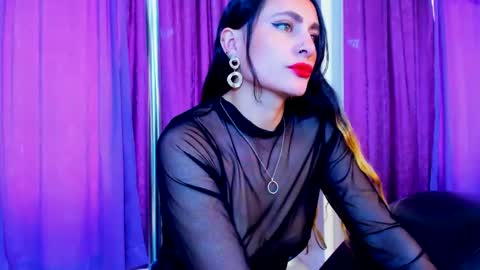 Snapshot of coral_gibson chatting on February 19, 2025, 6:43 pm Coral online show from February 19, 2025, 6:43 pm