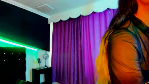 Snapshot of coral_gibson chatting on March 5, 2025, 12:22 pm Coral online show from March 5, 2025, 12:22 pm
