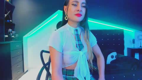 Snapshot of coral_gibson chatting on March 10, 2025, 6:23 pm Coral online show from March 10, 2025, 6:23 pm