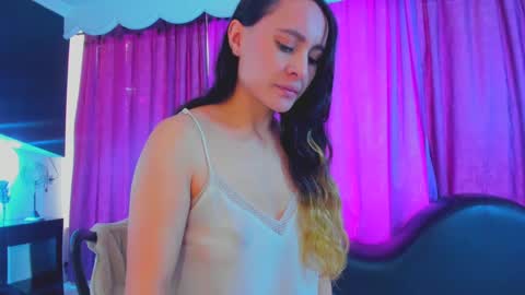 Snapshot of coral_gibson chatting on March 11, 2025, 12:28 pm Coral online show from March 11, 2025, 12:28 pm