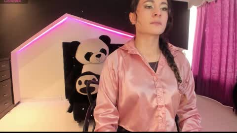 Coral  online show from December 14, 2025, 1:27 pm