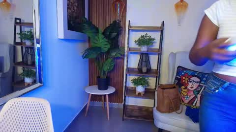 Snapshot of coral_lise chatting on September 17, 2025, 11:12 am Coral online show from September 17, 2025, 11:12 am