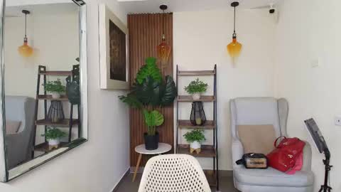 Snapshot of coral_lise chatting on October 4, 2025, 11:08 am Coral online show from October 4, 2025, 11:08 am