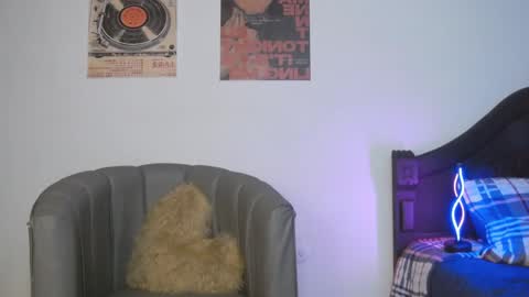 Snapshot of coraliebronson chatting on February 26, 2026, 1:37 am Coralie Bronson online show from February 26, 2026, 1:37 am