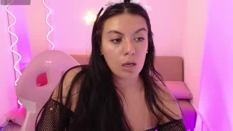 Snapshot of coraline_tay chatting on February 19, 2025, 9:39 am Carolina online show from February 19, 2025, 9:39 am