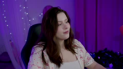 Snapshot of coralinekeyns chatting on December 25, 2024, 8:29 am little girl who is always right or Coraline online show from December 25, 2024, 8:29 am