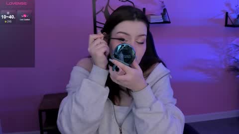Snapshot of coralinekeyns chatting on February 17, 2025, 5:04 am little girl who is always right or Coraline online show from February 17, 2025, 5:04 am