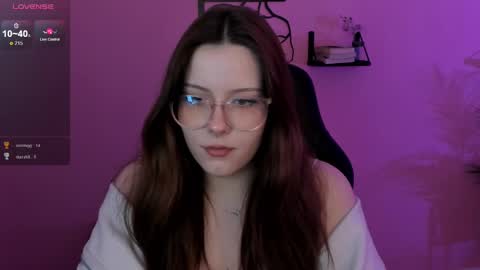 Snapshot of coralinekeyns chatting on February 28, 2025, 9:36 am little girl who is always right or Coraline online show from February 28, 2025, 9:36 am