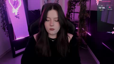 Snapshot of coralinekeyns chatting on September 26, 2025, 5:33 am little girl who is always right or Coraline online show from September 26, 2025, 5:33 am
