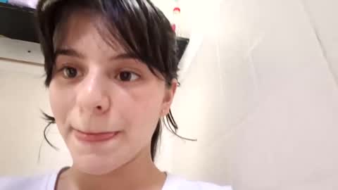 Snapshot of coralinexxx07 chatting on September 19, 2025, 9:37 pm Coraline uwu     Bienvenidos al dulce mundo de Coraline    Hola amores soy Coraline  Una chica  tierna juguetona online show from September 19, 2025, 9:37 pm