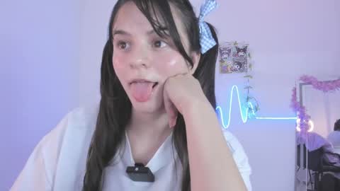 Snapshot of coralinexxx07 chatting on May 25, 2026, 2:17 am Coraline uwu Bienvenidos al dulce mundo de Coraline Hola amores soy Coraline Una chica tierna juguetona online show from May 25, 2026, 2:17 am