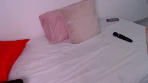 Snapshot of coralreyes_ih chatting on November 27, 2025, 10:50 am Coral Reyes online show from November 27, 2025, 10:50 am