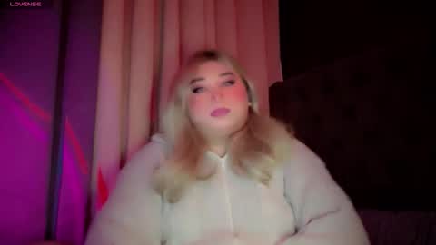 corefinder_xx online show from December 1, 2025, 6:13 pm