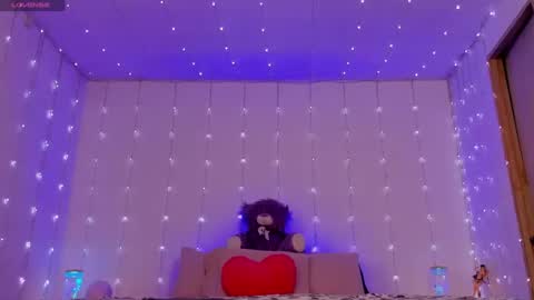 Corin Soto online show from December 5, 2024, 1:06 pm