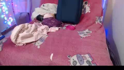 Snapshot of corinnahothotxxx chatting on February 23, 2025, 2:35 pm corinnahothotxxx online show from February 23, 2025, 2:35 pm