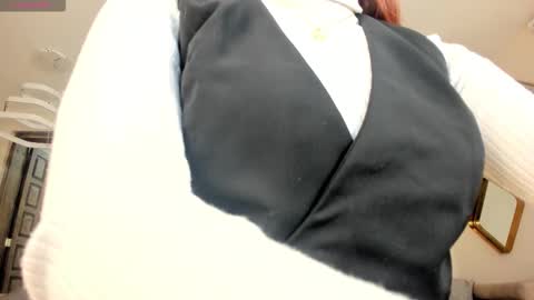 Snapshot of corinnerusso chatting on September 22, 2025, 5:09 am Corinne Russo online show from September 22, 2025, 5:09 am