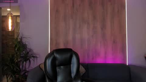 Snapshot of corinnerusso chatting on September 30, 2025, 4:06 am Corinne Russo online show from September 30, 2025, 4:06 am