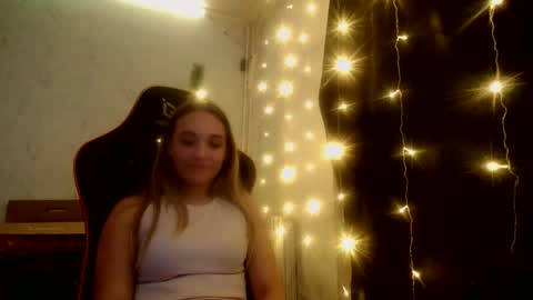 Snapshot of corn_404 chatting on December 3, 2024, 1:54 pm Nata and Raf online show from December 3, 2024, 1:54 pm