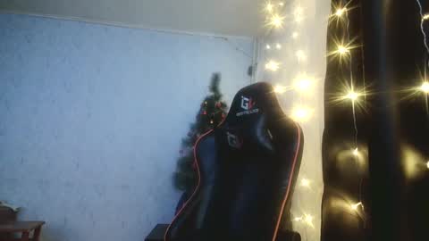 Snapshot of corn_404 chatting on December 25, 2024, 11:43 am Nata and Raf online show from December 25, 2024, 11:43 am