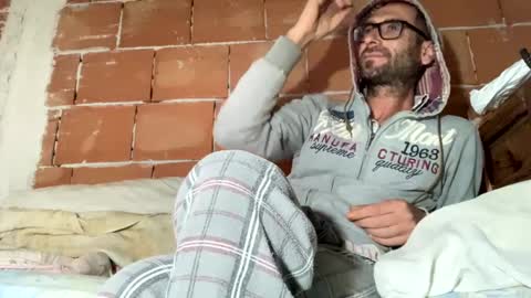 Snapshot of corradog83 chatting on December 3, 2024, 2:38 pm Corrado online show from December 3, 2024, 2:38 pm