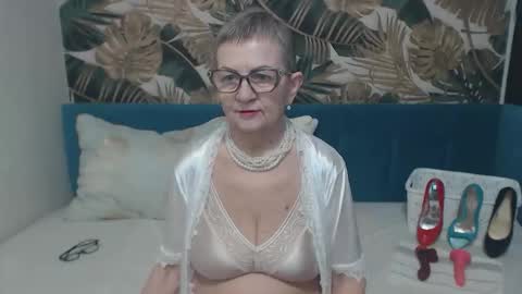 Snapshot of corssika chatting on March 31, 2026, 7:47 pm corssika online show from March 31, 2026, 7:47 pm