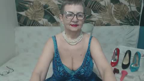 Snapshot of corssika chatting on April 6, 2026, 6:20 pm corssika online show from April 6, 2026, 6:20 pm