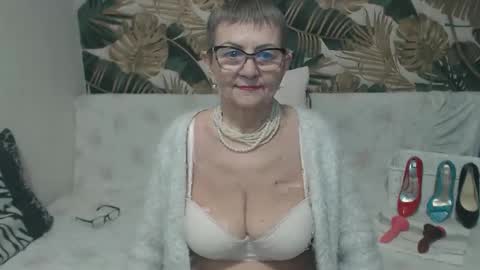 Snapshot of corssika chatting on April 29, 2026, 6:58 pm corssika online show from April 29, 2026, 6:58 pm