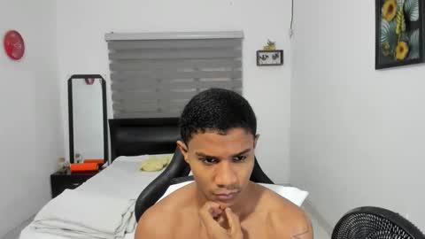 Snapshot of corzoethan chatting on December 20, 2025, 10:06 pm Ethan online show from December 20, 2025, 10:06 pm