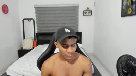 Snapshot of corzoethan chatting on January 11, 2026, 11:43 pm Ethan online show from January 11, 2026, 11:43 pm