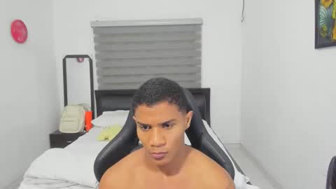 Snapshot of corzoethan chatting on February 15, 2026, 12:40 am Ethan online show from February 15, 2026, 12:40 am