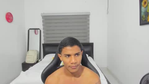 Snapshot of corzoethan chatting on February 20, 2026, 11:38 pm Ethan online show from February 20, 2026, 11:38 pm