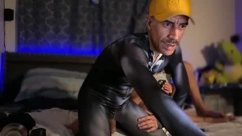 Snapshot of cosmicafterdark chatting on January 15, 2026, 2:38 am Queer Vibes Slow Burn Good Energy online show from January 15, 2026, 2:38 am