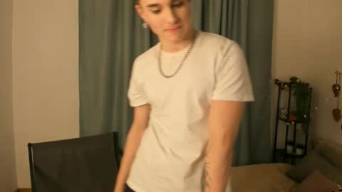 Snapshot of cosmicflirt chatting on March 3, 2026, 9:10 pm Henry online show from March 3, 2026, 9:10 pm