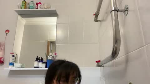 Lina online show from October 13, 2025, 12:49 pm