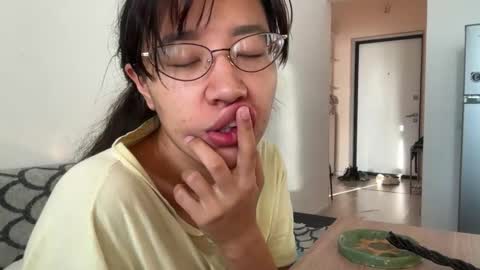 Lina online show from October 15, 2025, 11:10 am