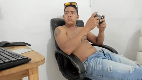 Snapshot of couple_fantasy30 chatting on January 11, 2025, 10:51 pm Nikol y  tomy online show from January 11, 2025, 10:51 pm