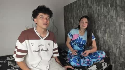Snapshot of couple_fantasy_x chatting on May 4, 2026, 11:06 am Val y Sal online show from May 4, 2026, 11:06 am