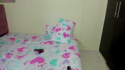 Snapshot of couple_megan_and_jhon2 chatting on November 19, 2025, 11:05 pm couple_megan_and_jhon2 online show from November 19, 2025, 11:05 pm