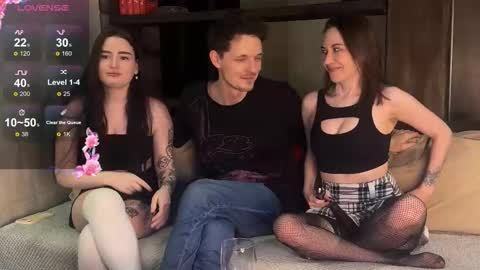 Snapshot of couple_of_fire_ chatting on March 1, 2026, 3:25 pm Alex and Mia online show from March 1, 2026, 3:25 pm