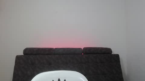 Snapshot of couple_sexandlove chatting on February 18, 2025, 2:27 pm ALEJANDRO Y EMILY online show from February 18, 2025, 2:27 pm