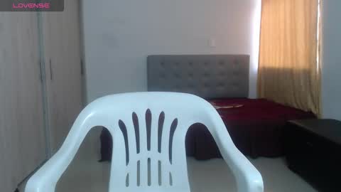 Snapshot of couple_sexandlove chatting on September 16, 2025, 1:34 pm ALEJANDRO Y EMILY online show from September 16, 2025, 1:34 pm