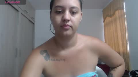 Snapshot of couple_sexandlove chatting on September 30, 2025, 12:54 pm ALEJANDRO Y EMILY online show from September 30, 2025, 12:54 pm
