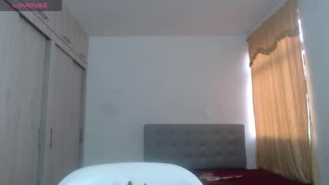 Snapshot of couple_sexandlove chatting on October 5, 2025, 12:25 pm ALEJANDRO Y EMILY online show from October 5, 2025, 12:25 pm