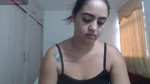 Snapshot of couple_sexandlove chatting on October 8, 2025, 1:31 pm ALEJANDRO Y EMILY online show from October 8, 2025, 1:31 pm