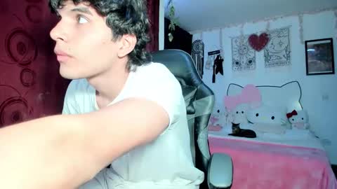 MIA LIZ AND SAM online show from April 7, 2026, 1:50 am