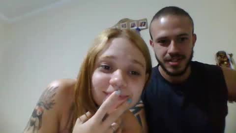 Snapshot of couplehot1515 chatting on December 18, 2024, 2:10 am couplehot1515 online show from December 18, 2024, 2:10 am