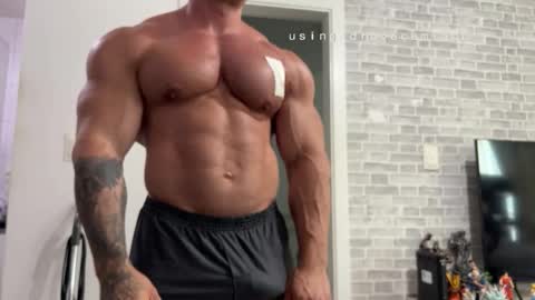 couplemuscle40 online show from March 4, 2026, 5:41 pm